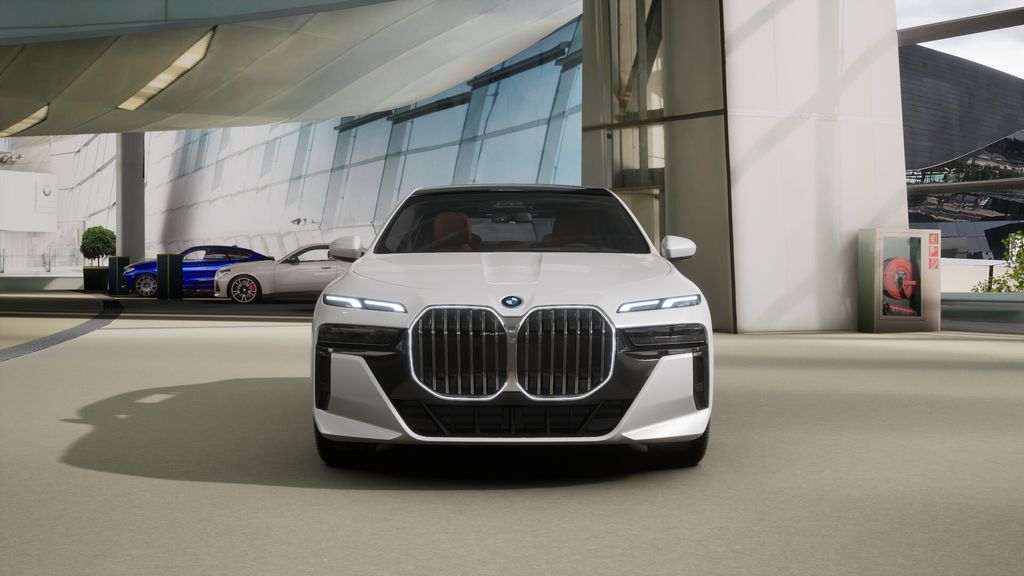 Thumbnail: 2025 BMW 7 Series - 29