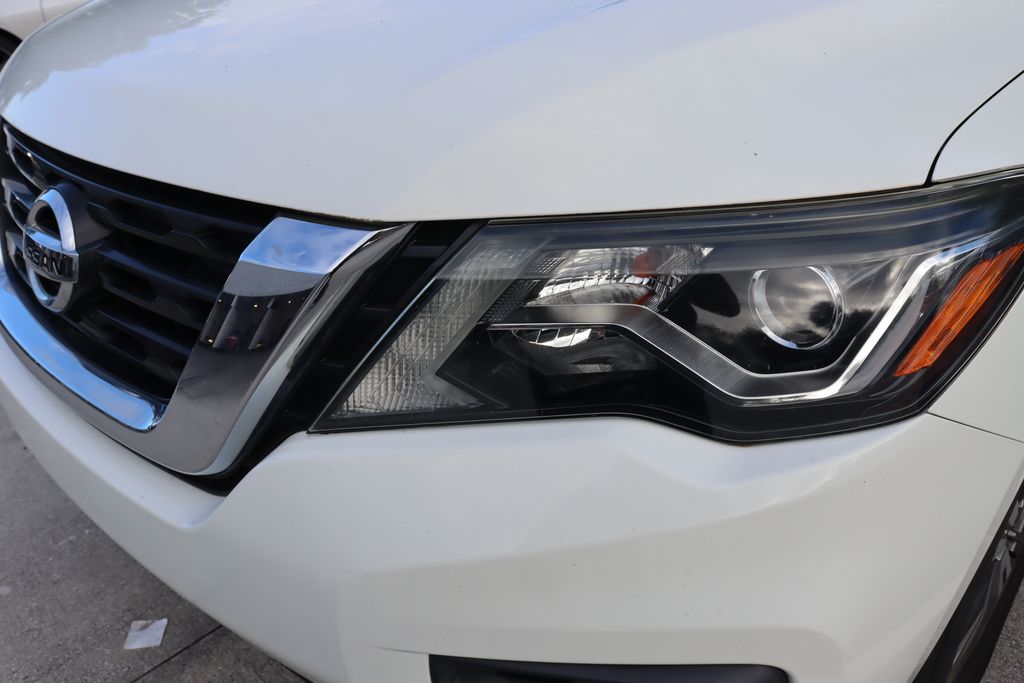 Thumbnail: 2020 Nissan Pathfinder - 3