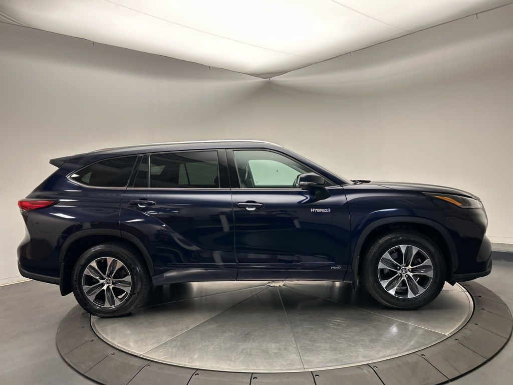Thumbnail: 2021 Toyota Highlander - 6