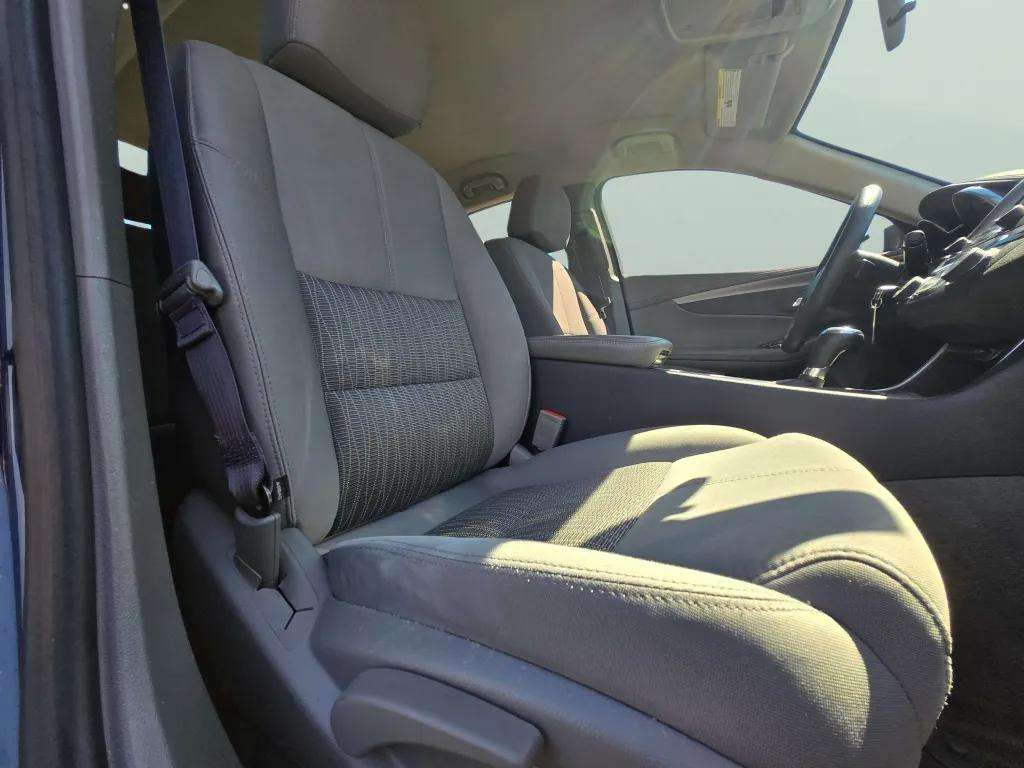 Used 2016 Blue Velvet Metallic Chevrolet LS image 23