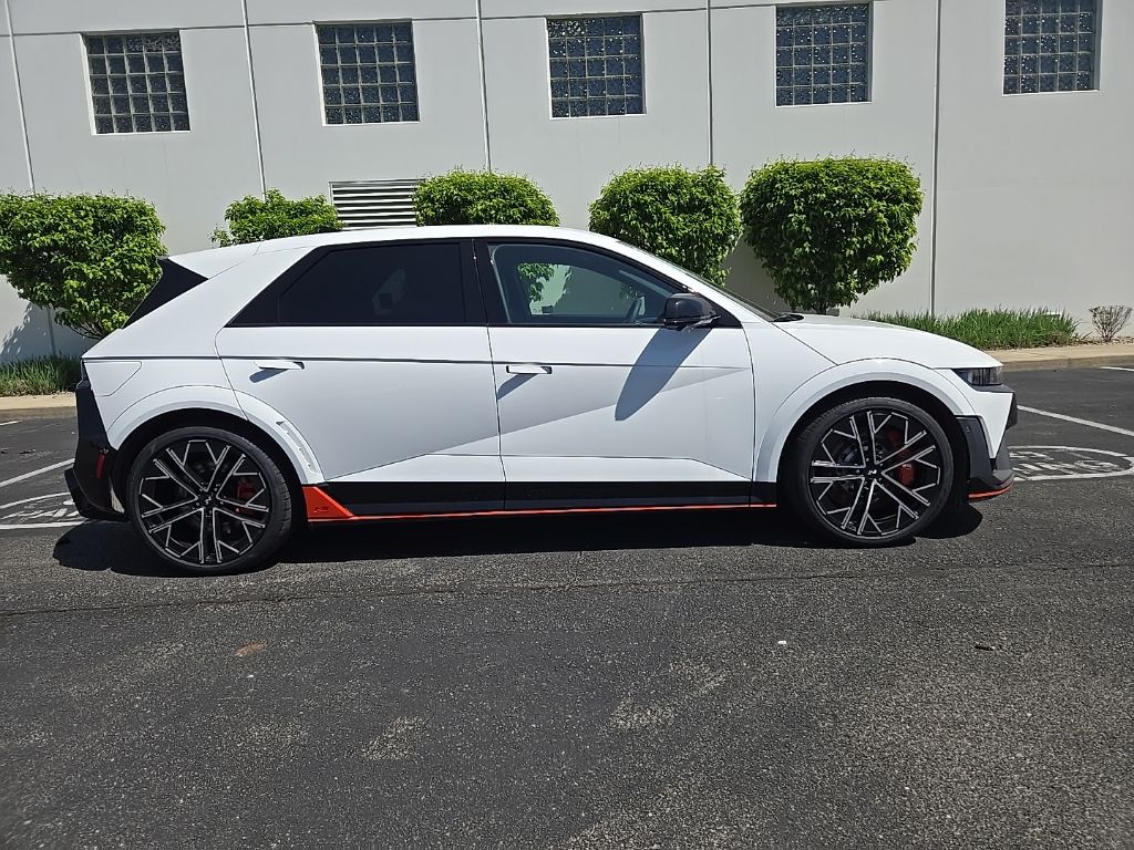2025 Hyundai Ioniq 5 SE 8