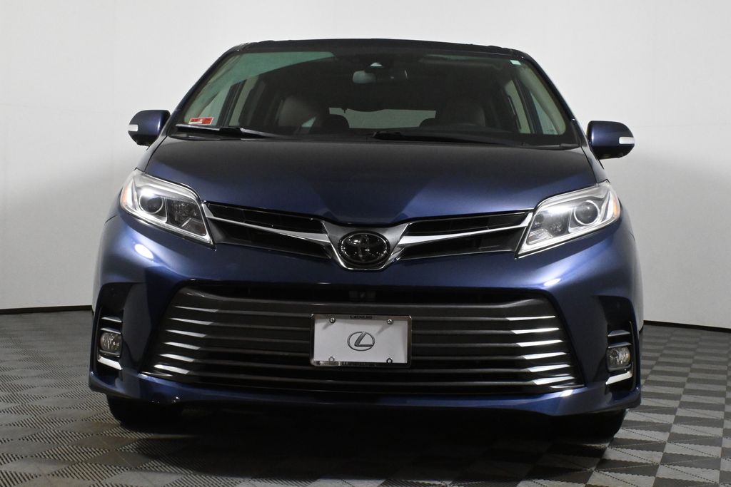 2020 Toyota Sienna SE Premium 11