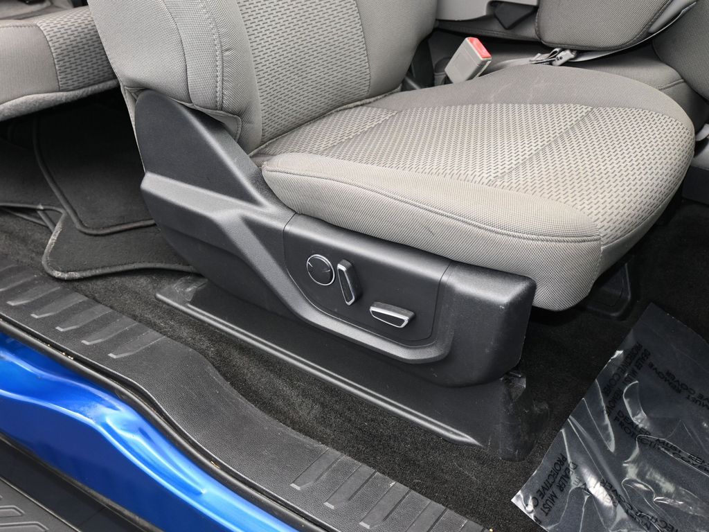 Used 2018 Lightning Blue Ford XLT image 42
