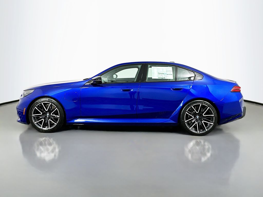 Thumbnail: 2026 BMW M5 - 8