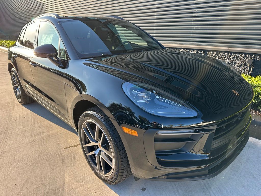 Thumbnail: 2026 Porsche Macan - 11
