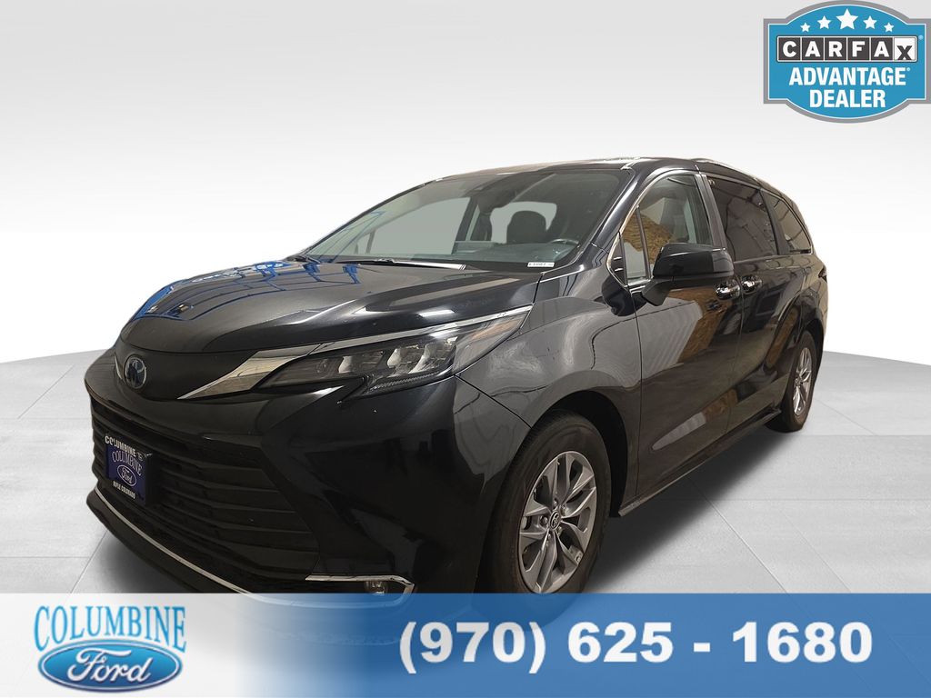 2024 Toyota Sienna XLE 7-Passenger FWD