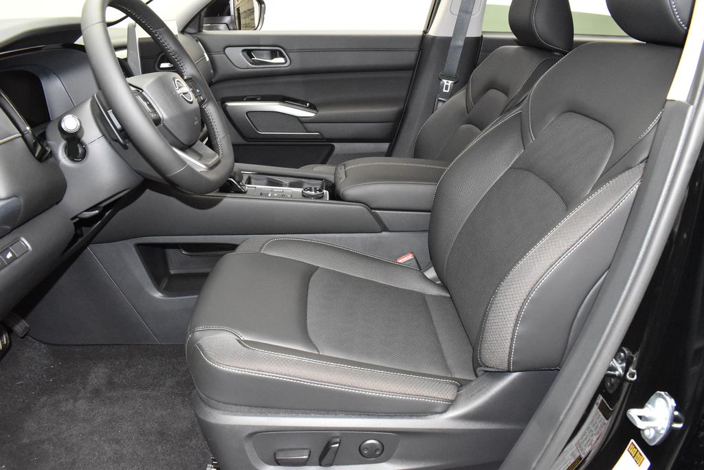 Thumbnail: 2026 Nissan Pathfinder - 12