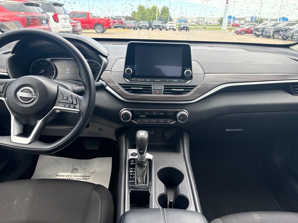 Used 2025 Nissan Altima Sedan