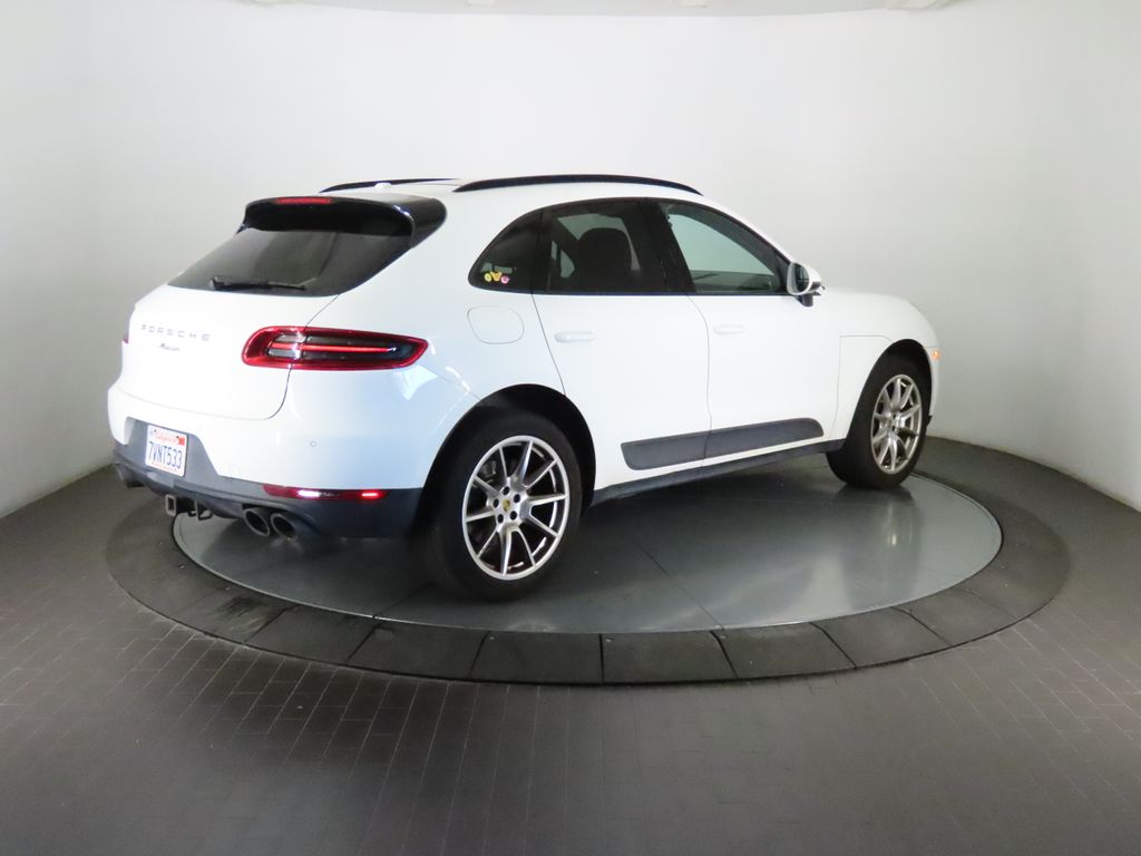 Thumbnail: 2017 Porsche Macan - 7
