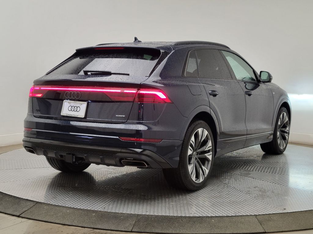 Thumbnail: 2026 Audi Q8 - 5