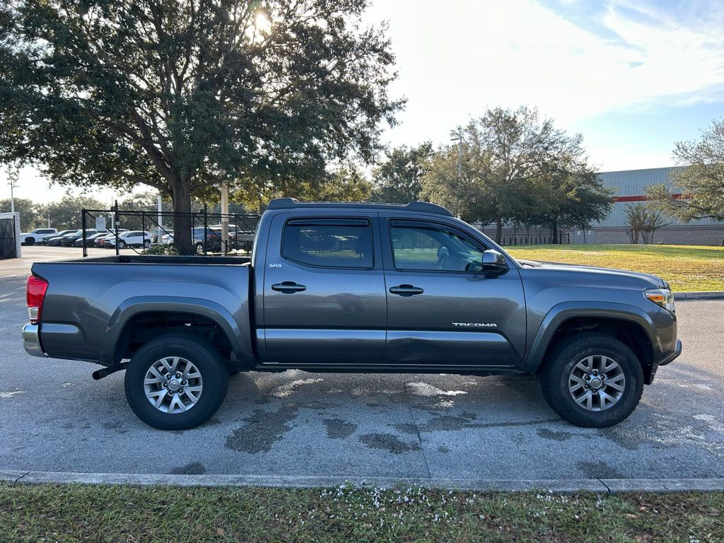 Thumbnail: 2017 Toyota Tacoma - 6