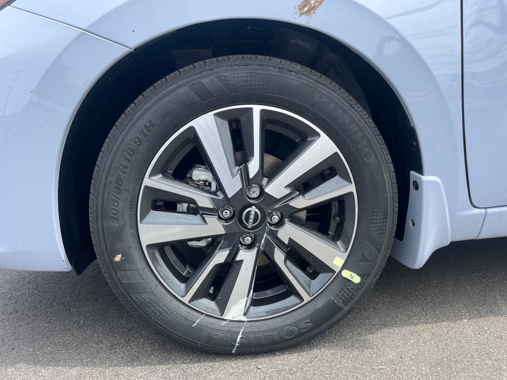 2025 Nissan Versa 1.6 SV photo