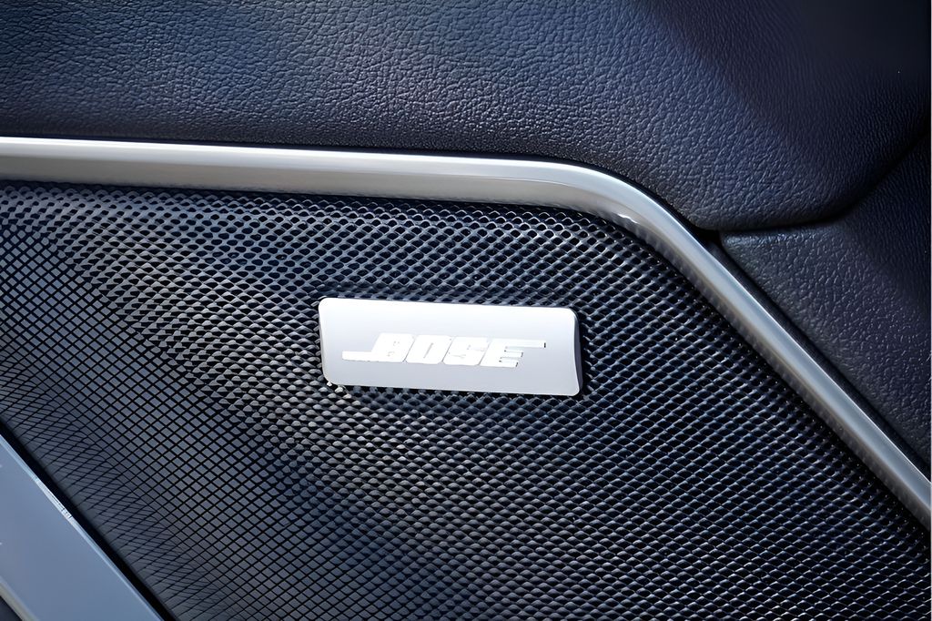 New 2026 White GMC SLT image 23