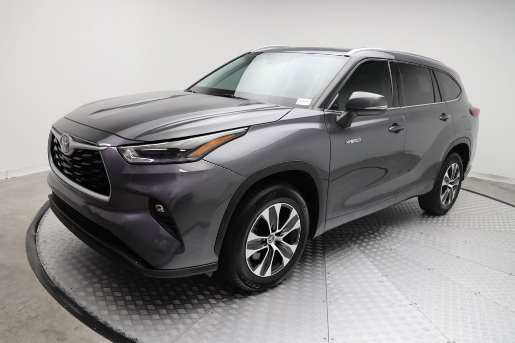 2021 Toyota Highlander XLE -
                West Palm Beach, FL