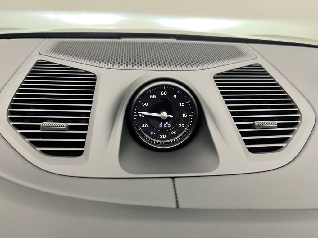 Thumbnail: 2025 Porsche  - 17