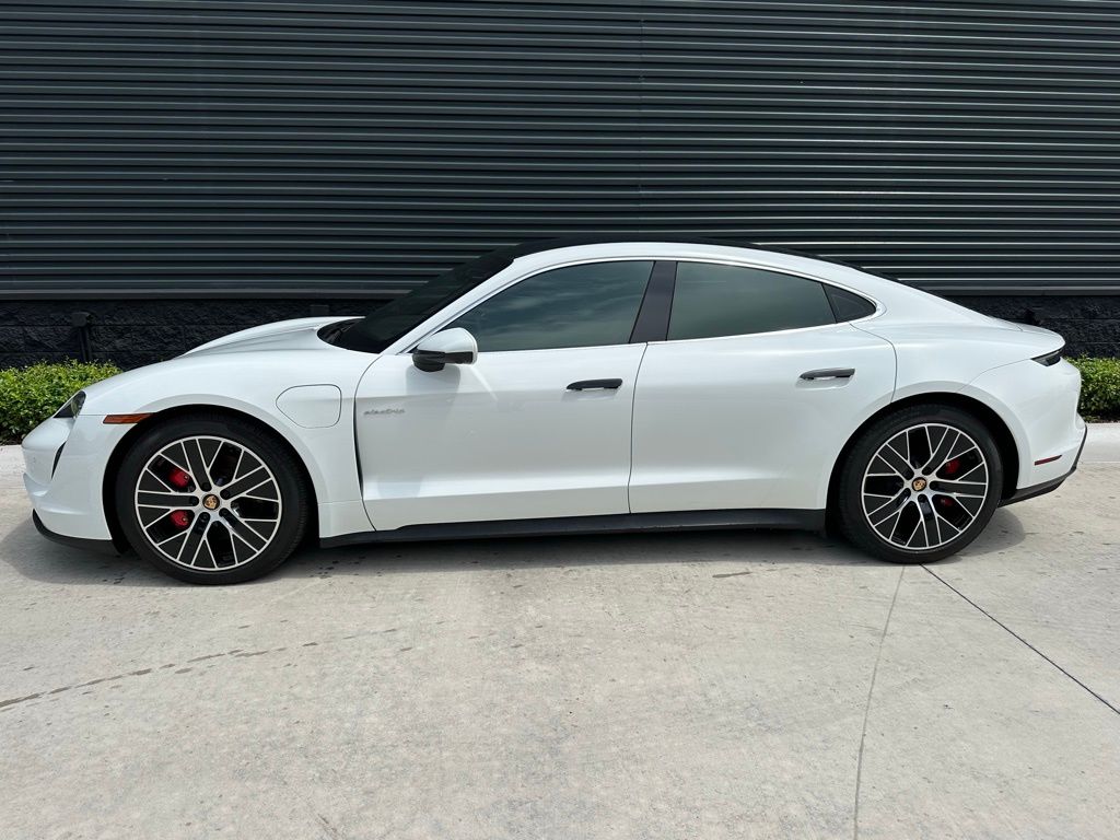 Thumbnail: 2022 Porsche Taycan - 2
