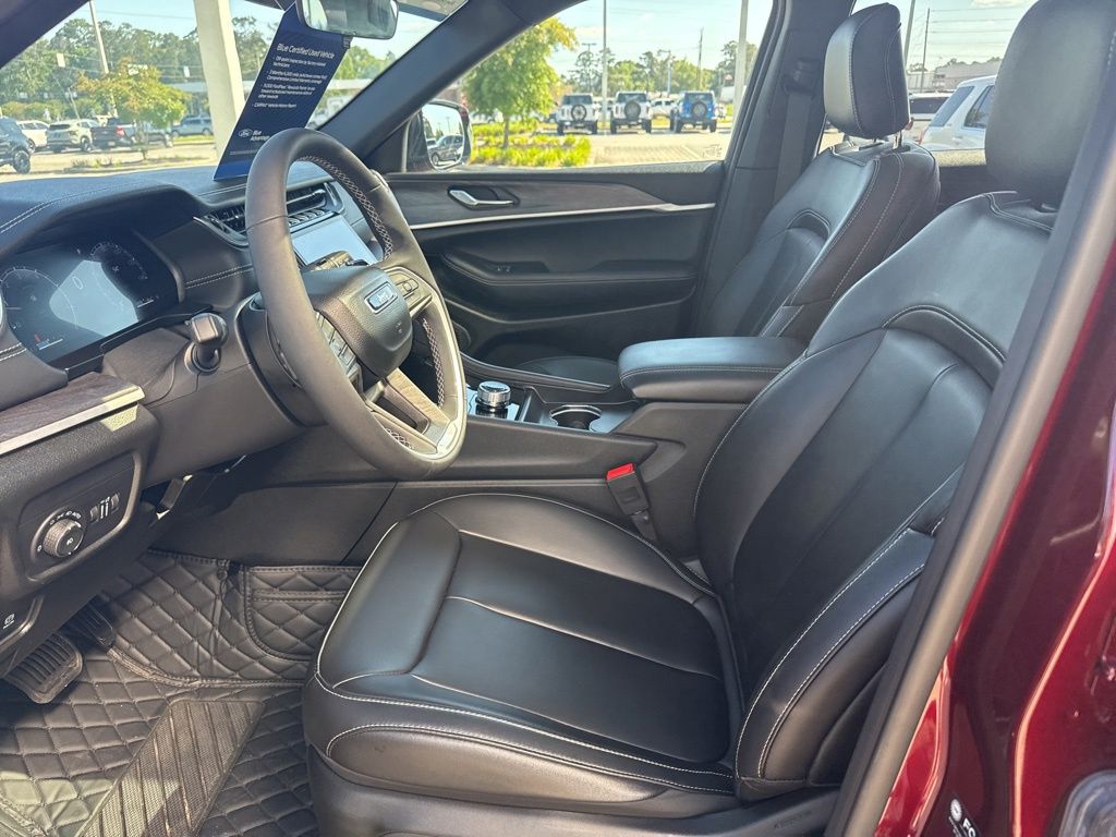 2025 Jeep Grand Cherokee Limited 4x2