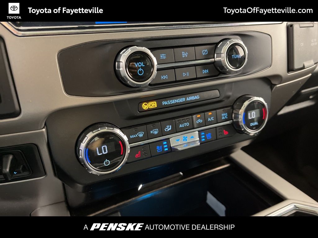 2022 Ford F-350 Lariat 32
