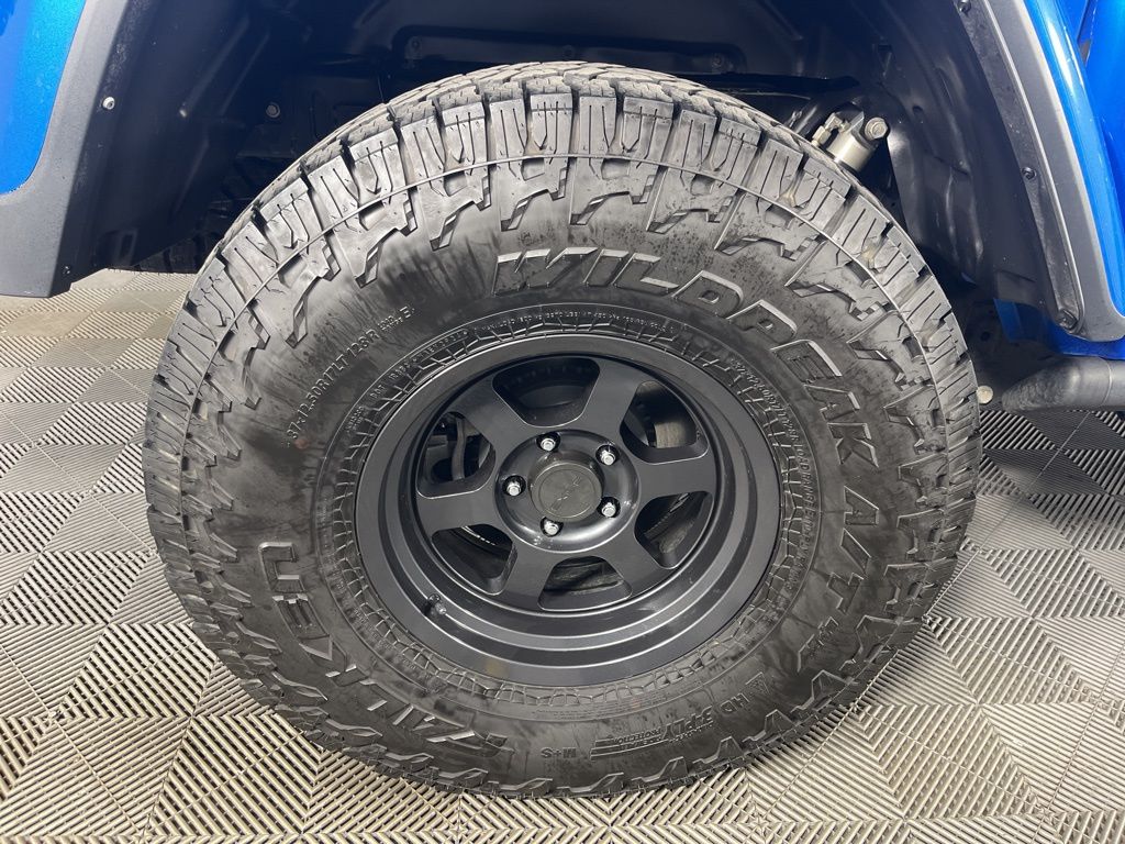 Thumbnail: 2023 Jeep Gladiator - 8