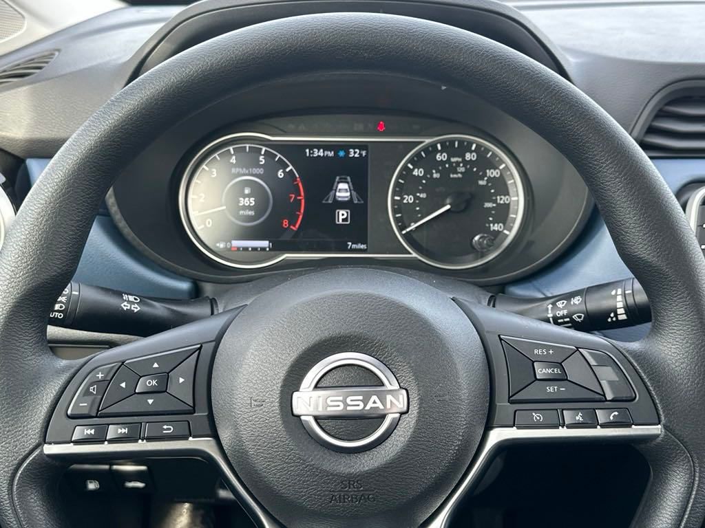 2025 Nissan Versa 1.6 SV photo