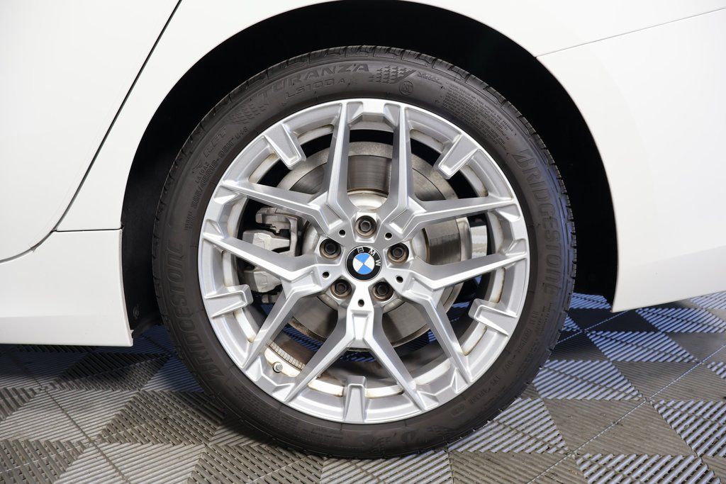 Thumbnail: 2025 BMW 3 Series - 16