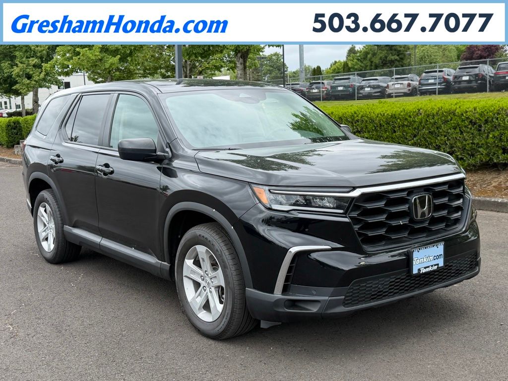 Crystal Black Pearl 2023 Honda Pilot LX AWD SUV / Crossover All-Wheel Drive Automatic