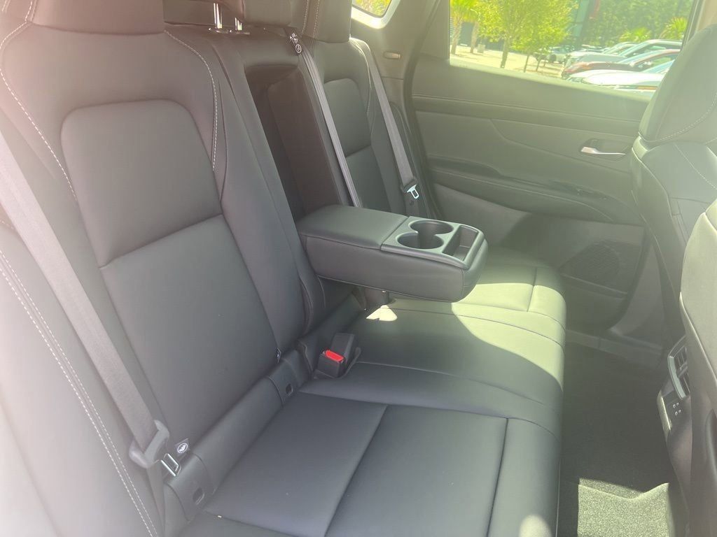 2025 Everest White Pearl Tricoat Nissan Murano SL AWD SUV