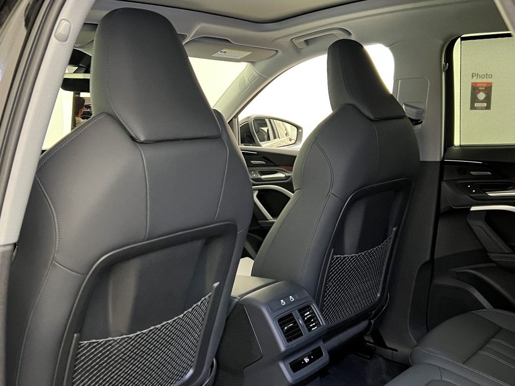 Thumbnail: 2025 Audi Q5 - 25