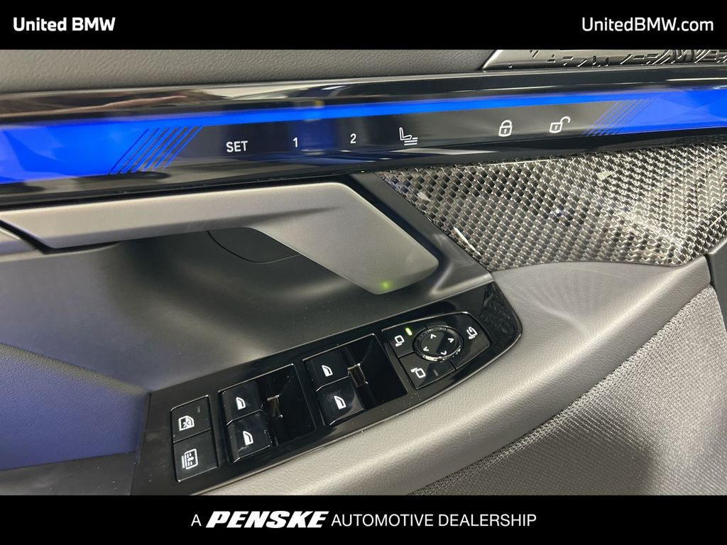 Thumbnail: 2026 BMW M5 - 11