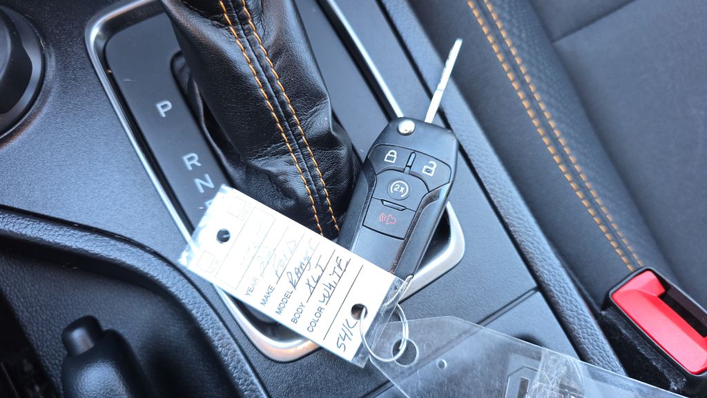 Certified Used 2022 White Ford XLT image 29