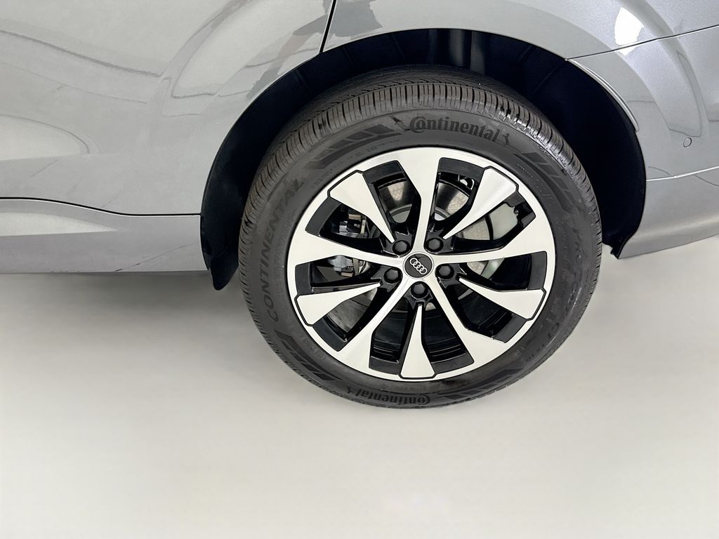 Thumbnail: 2026 Audi Q3 - 30