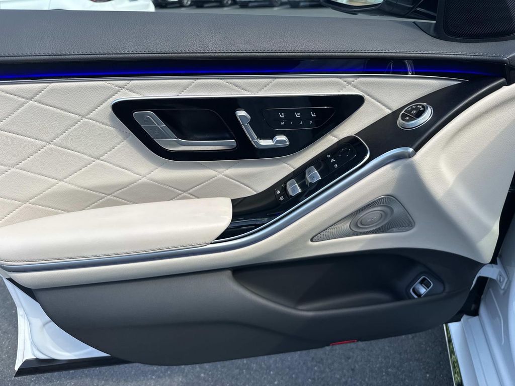 Thumbnail: 2024 Mercedes-Benz S-Class - 18