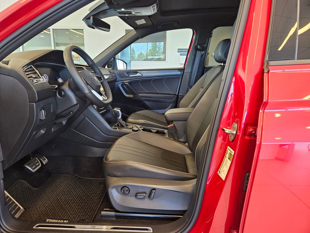 2024 Volkswagen Tiguan 2.0T SE R-Line Black