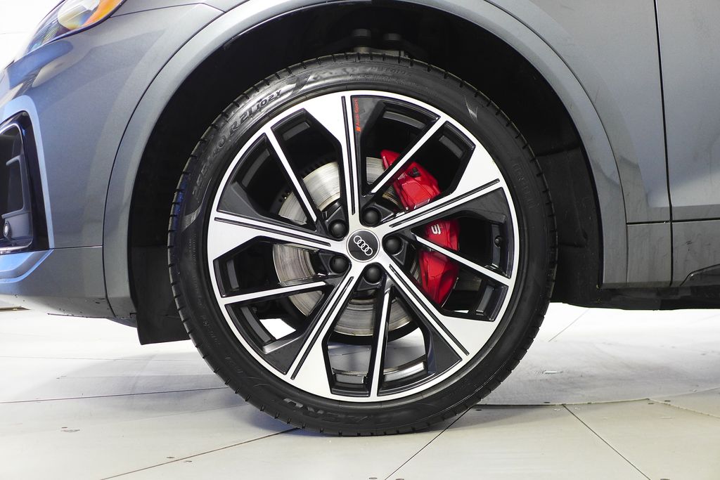 Thumbnail: 2022 Audi SQ5 - 5