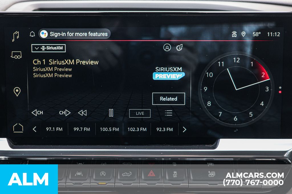Used 2025 White GMC SLT image 38