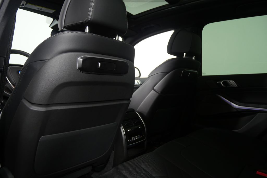 Thumbnail: 2025 BMW X5 - 18