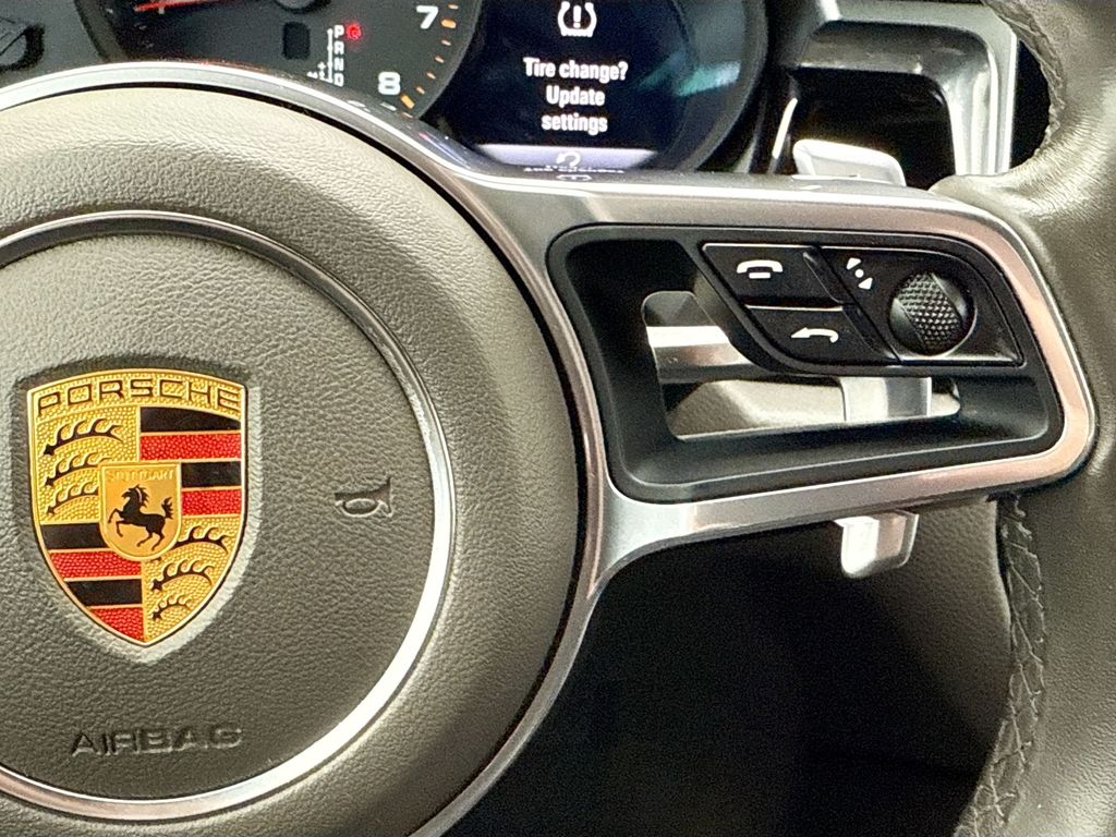 Thumbnail: 2021 Porsche Macan - 12