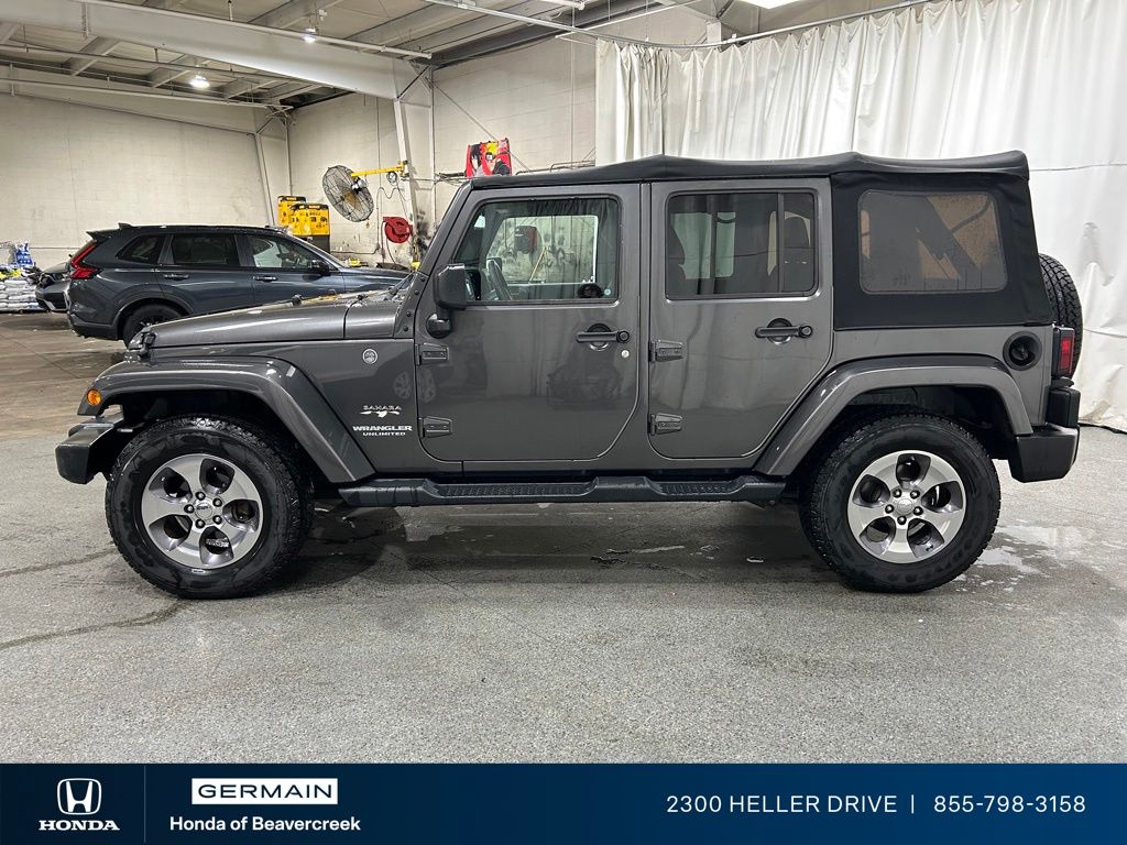 Used 2016 Gray Jeep Unlimited Sahara image 5