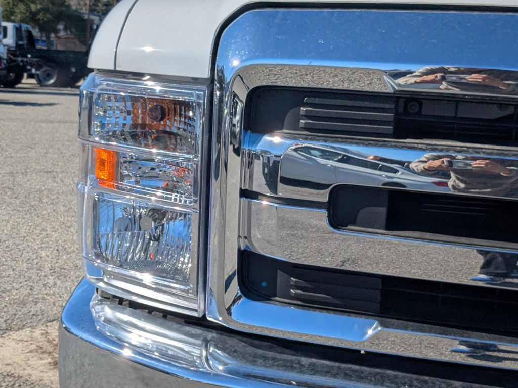 2026 Ford E-350 Cutaway 