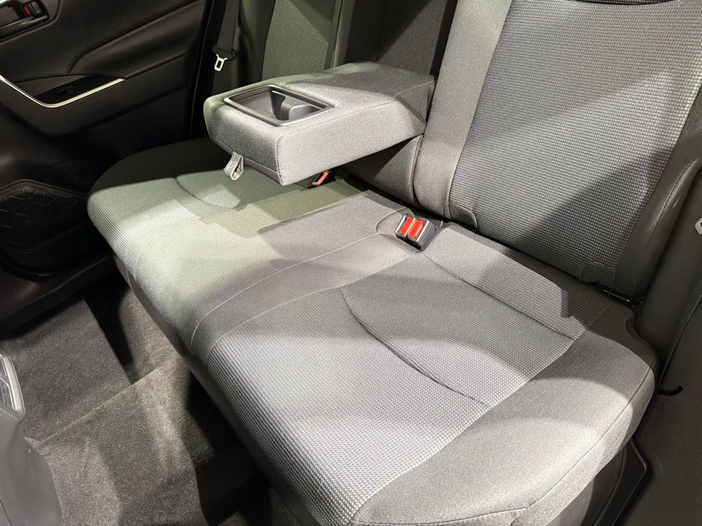 Thumbnail: 2022 Toyota RAV4 - 19