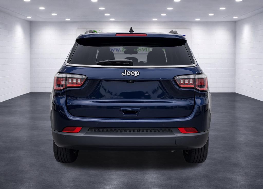 Photo 2 of 2019 Jeep Compass Latitude