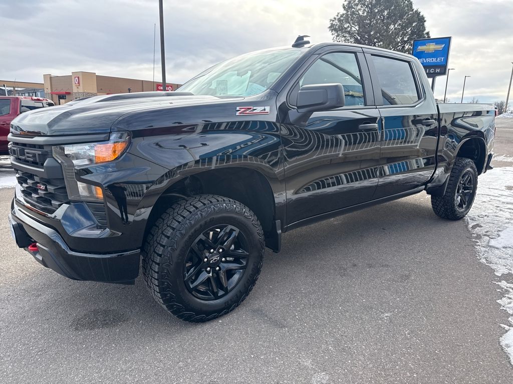 2025 Chevrolet Silverado 1500 Custom Trail Boss Crew Cab 4WD