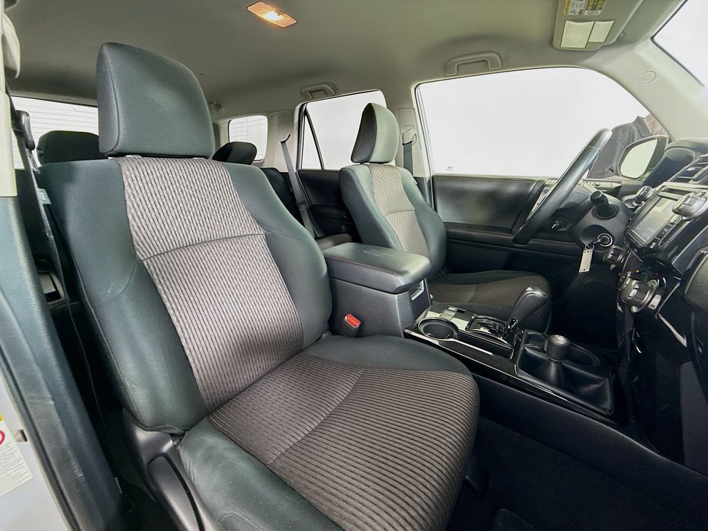 Thumbnail: 2014 Toyota 4Runner - 26
