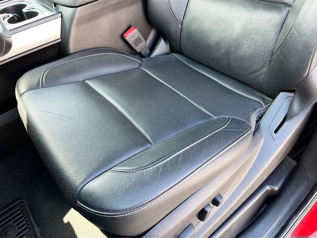 Used 2019 Red Hot Chevrolet LTZ image 20