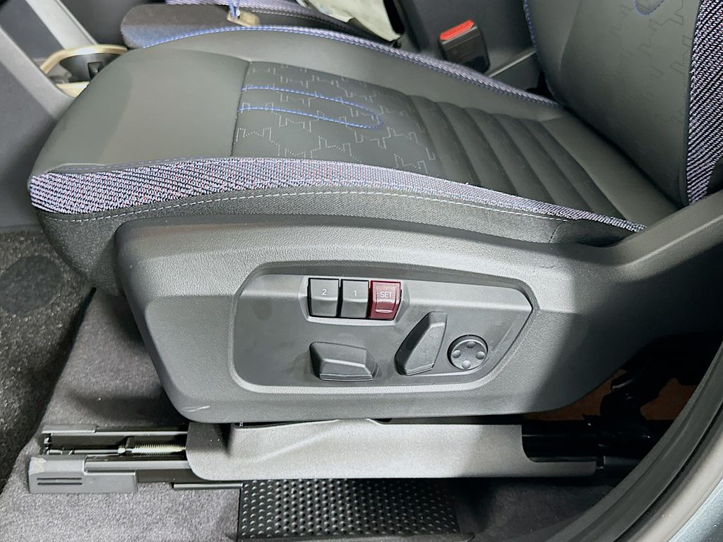 2025 MINI Cooper Countryman Base 21