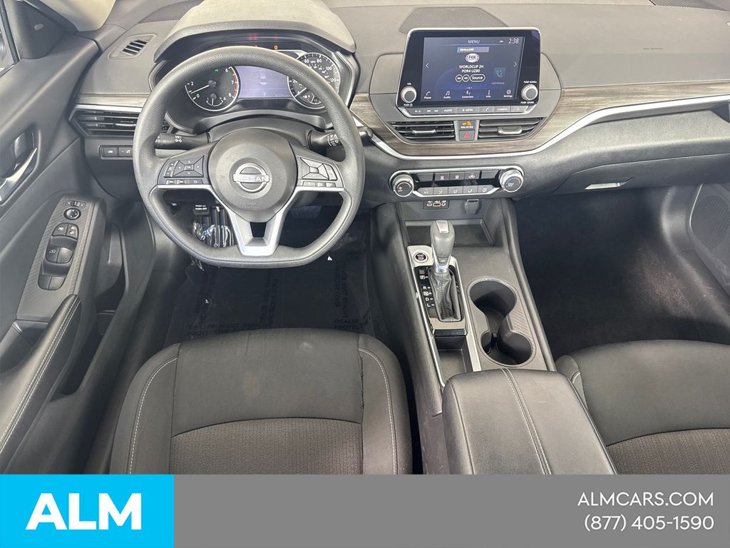 Used 2025 White Nissan 2.5 SV image 26