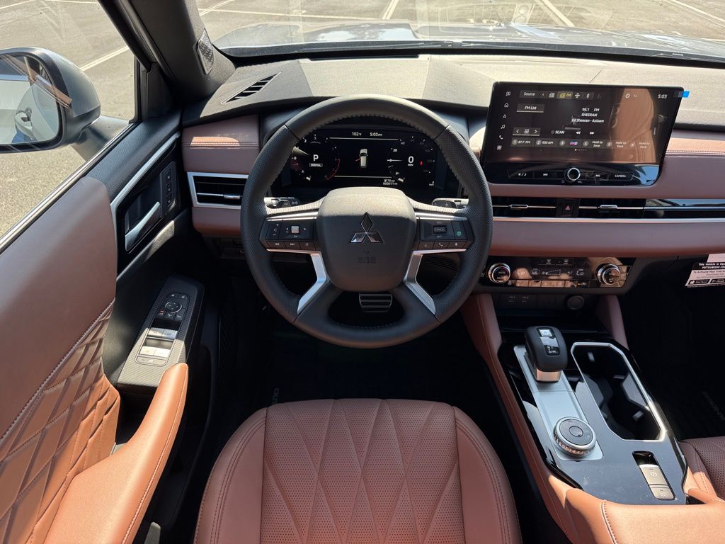2025 Mitsubishi Outlander SEL photo 15