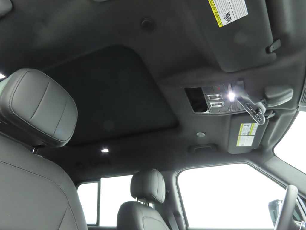 Thumbnail: 2025 Land Rover Defender - 18