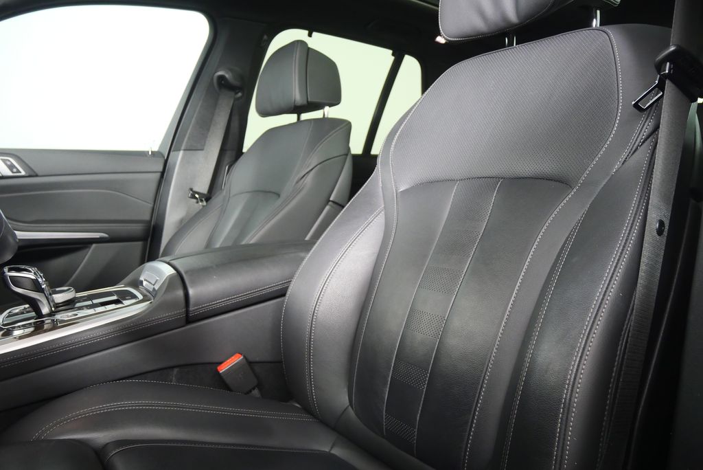 Thumbnail: 2022 BMW X5 - 10