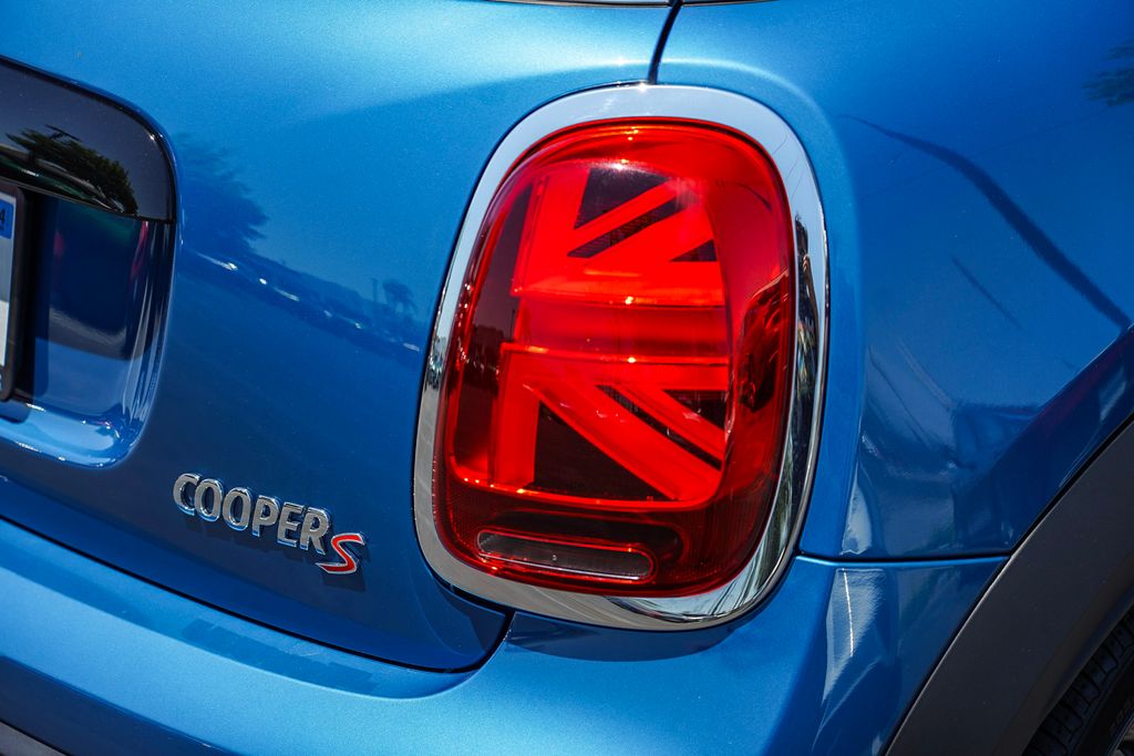 2024 MINI Cooper S Signature 9